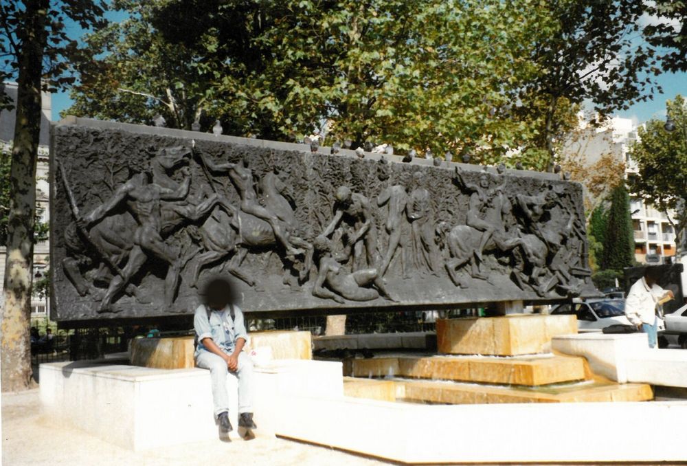 Lbfr_Fontaine_Place_Leon_Blum_F.jpg