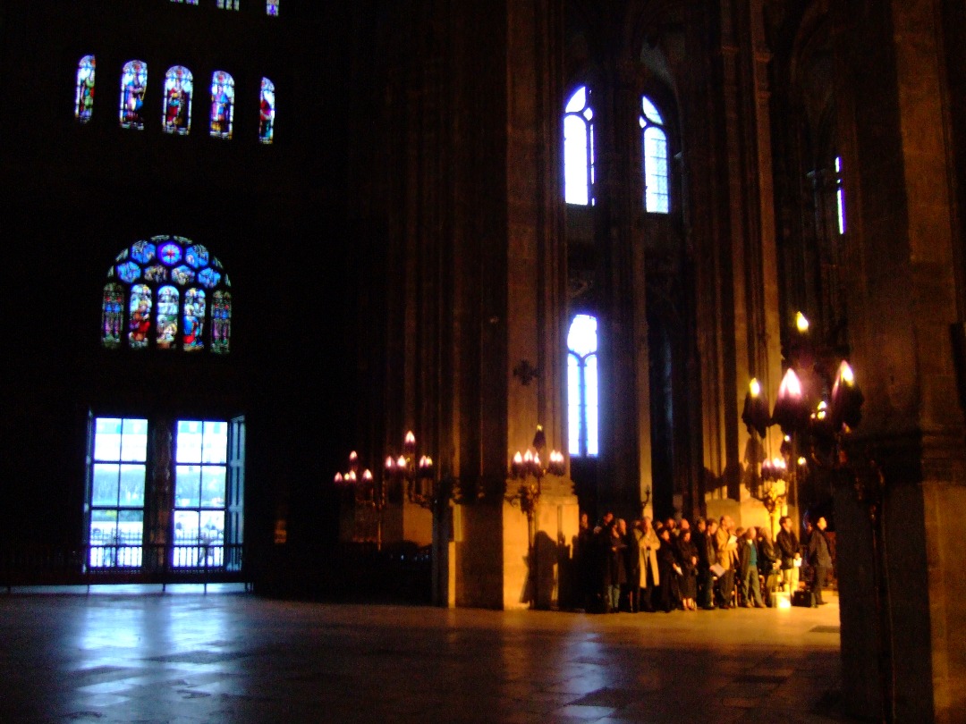 Saint_Eustache_2_Vue_interieure_de_la_porte_du_transept_sud.jpg