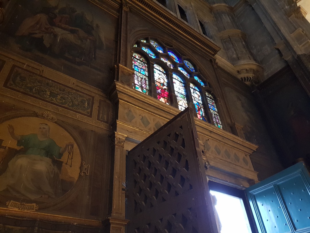 Saint_Eustache_4_Detail_du_chambranle_de_la_porte_du_transept_sud.jpg